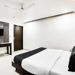 4* Hotel O Grand Peepal