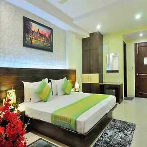 4* Hotel Hotel Sky Rich International - Just A Min Walk From Karol Bagh Metro Station